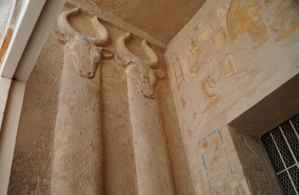 Hathor am Eingang zum Grab von Merenptha, Sohn von Ramses II